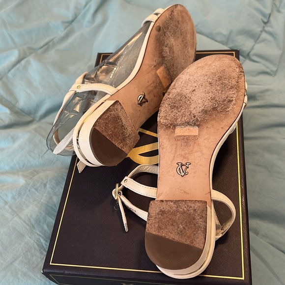 Vince Camuto Signat Sandals - Picture 5 of 10